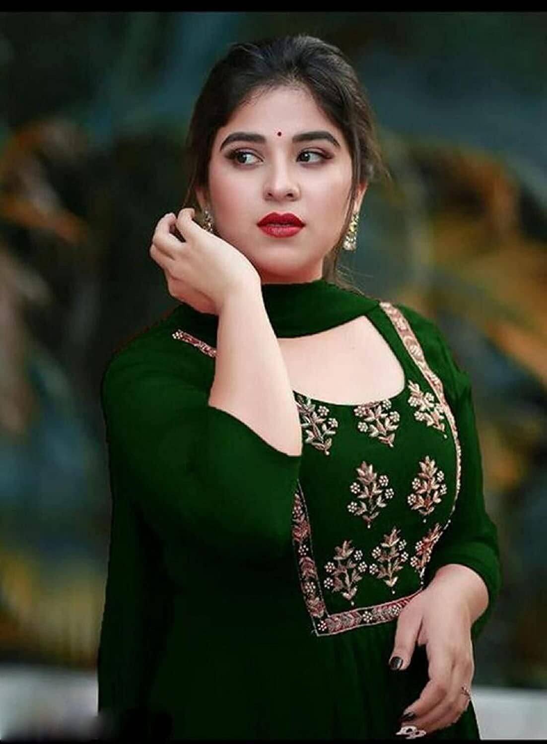 Elegant Embroidered Georgette Kurti Set